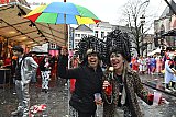 17-02-2026 Breda - Ook op de laatste dag van het carnaval is het handig om een paraplu bij de hand te hebben. - Fotokrant